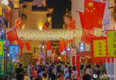 全国各地张灯结彩迎双节